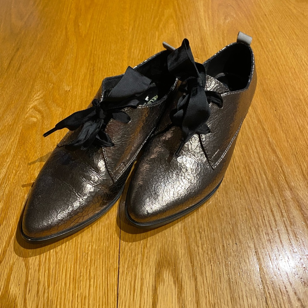 Kelsi Dagger Metallic Lace Up - US 8